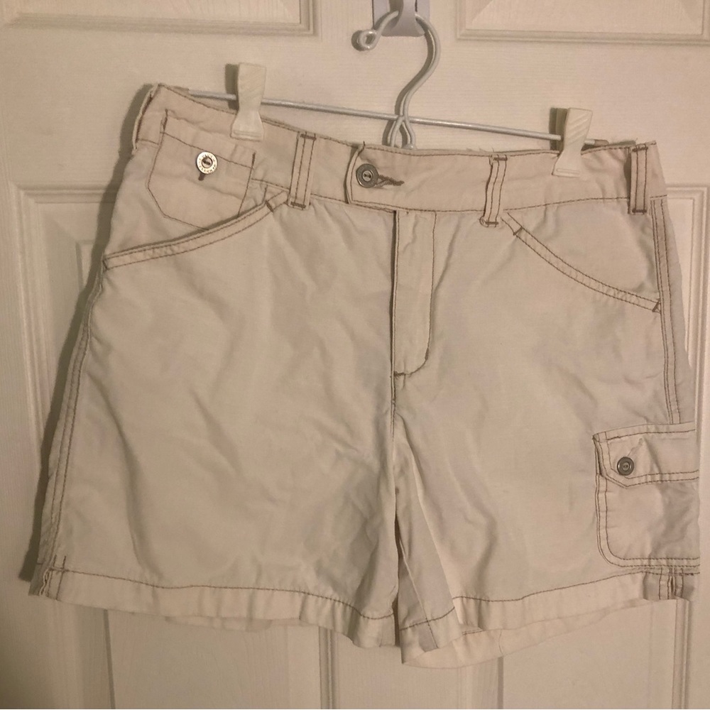 Gloria Vanderbilt White Utility Cotton Shorts with Tan Trim and Pockets